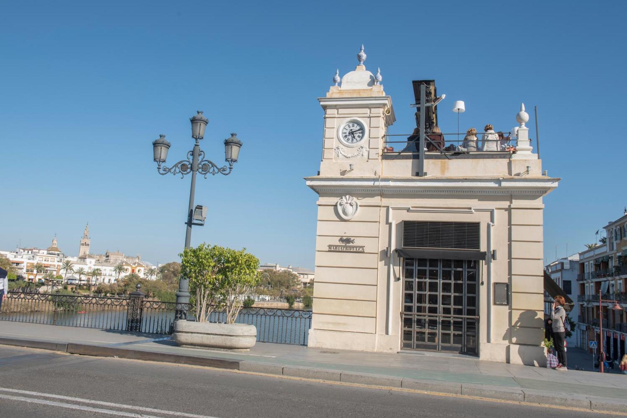 Apartamentos Luxury Puente De Triana Sevilha Exterior foto