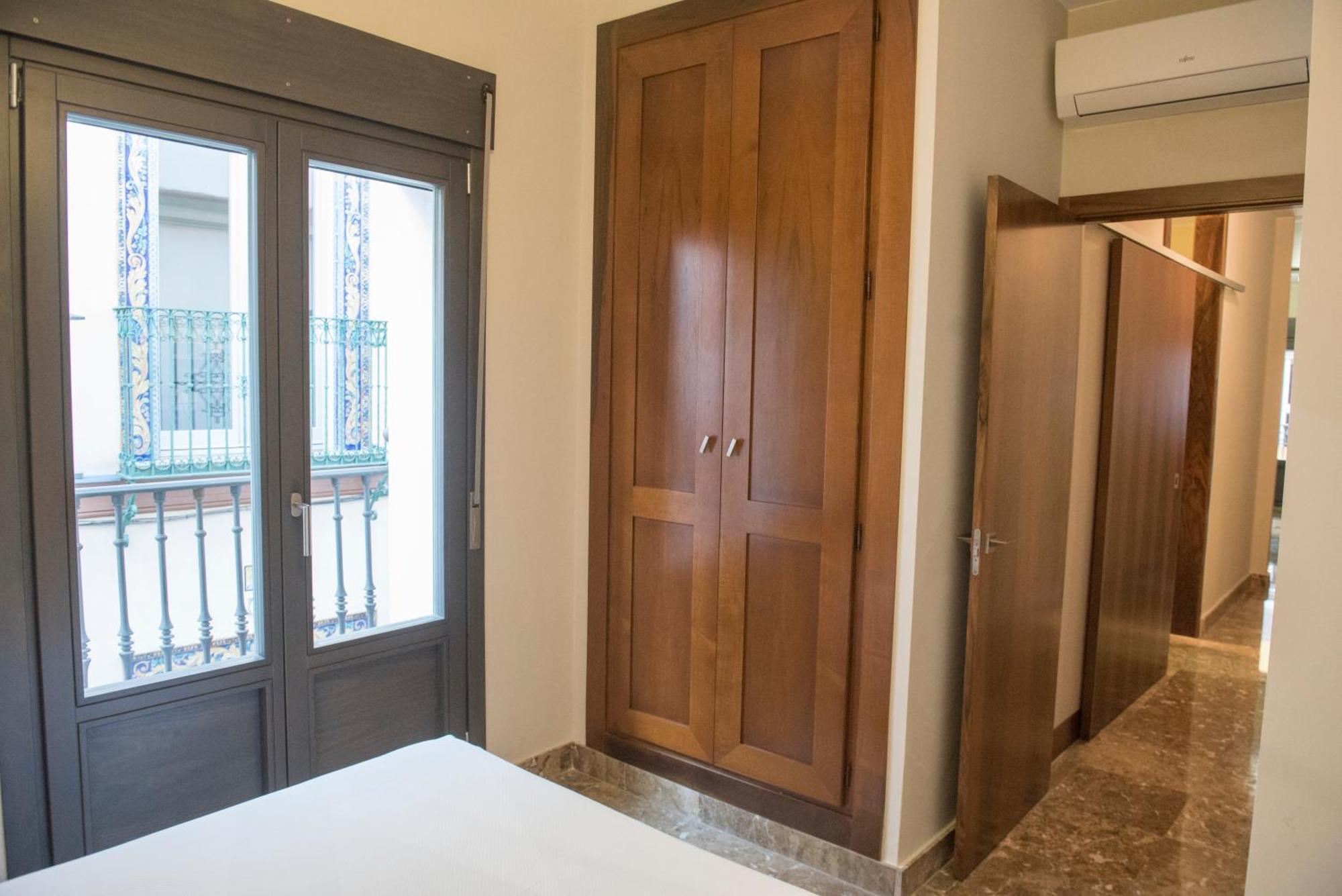 Apartamentos Luxury Puente De Triana Sevilha Exterior foto