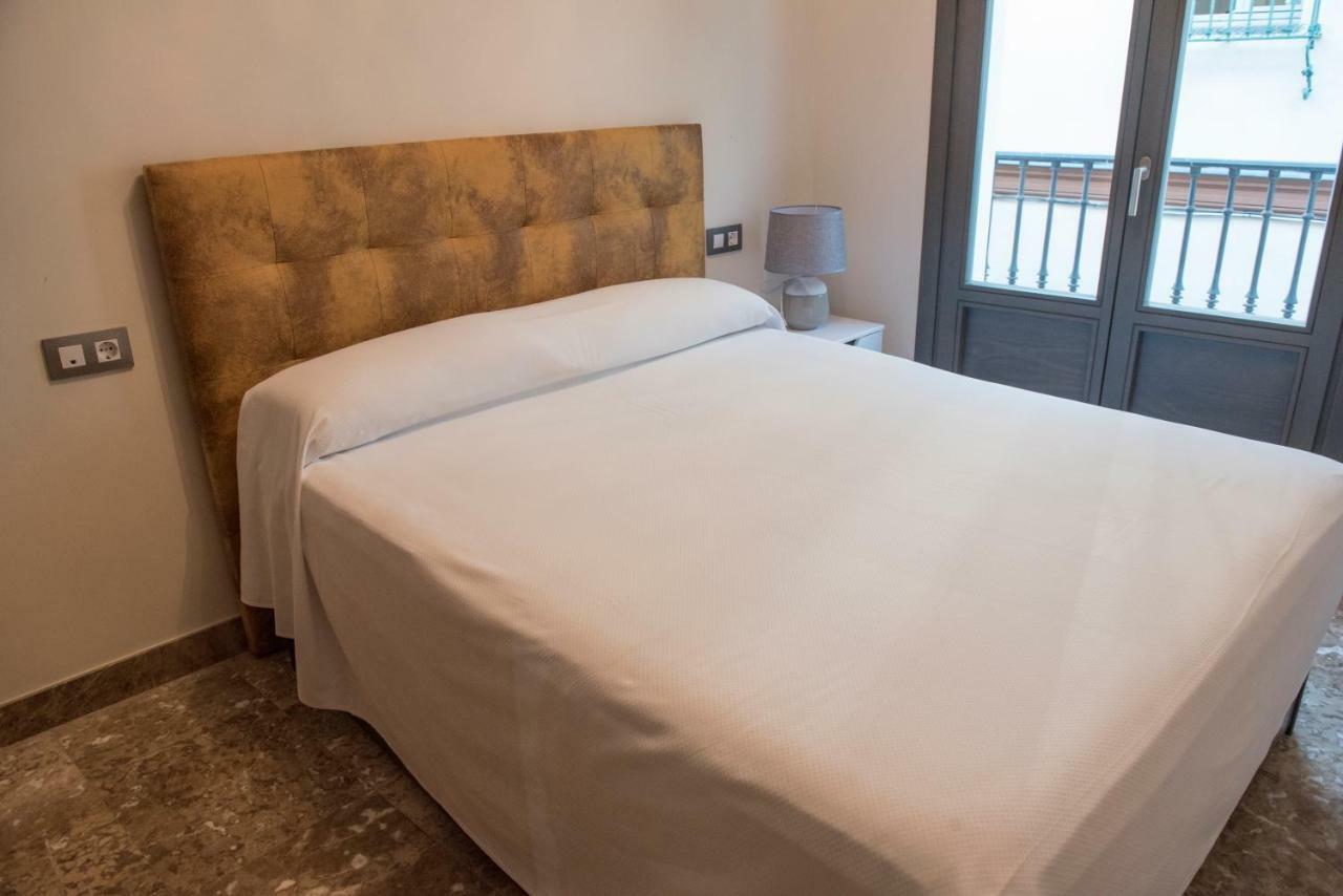 Apartamentos Luxury Puente De Triana Sevilha Exterior foto