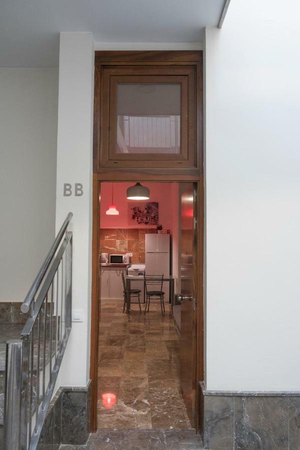 Apartamentos Luxury Puente De Triana Sevilha Exterior foto