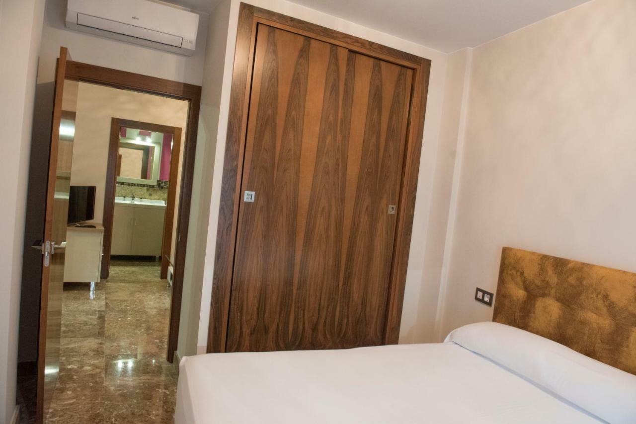 Apartamentos Luxury Puente De Triana Sevilha Exterior foto